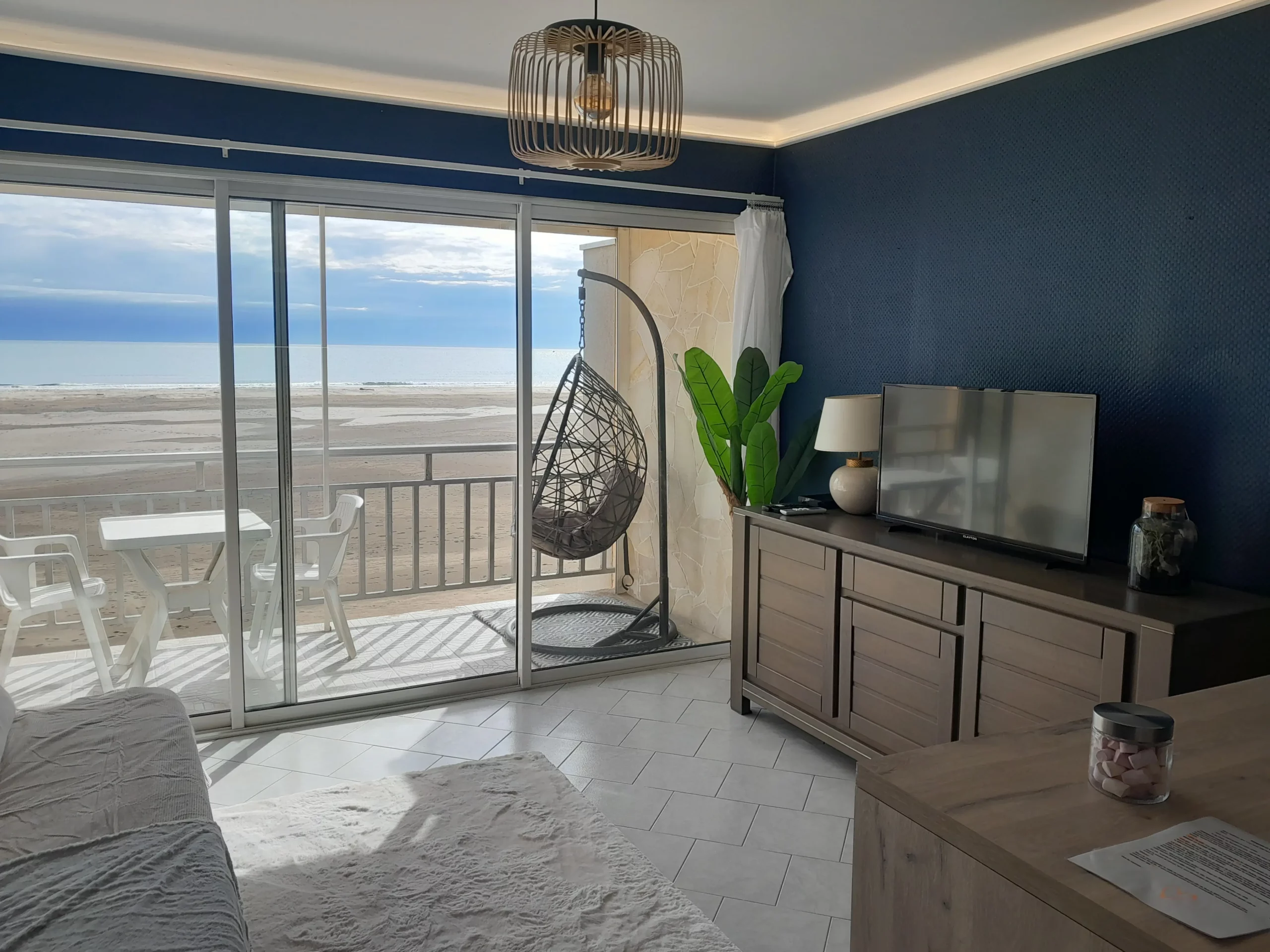 Location Pépite Face Mer - un studio climatisé avec grande terrasse