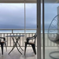 Vue sur la mer depuis le balcon privatif de la Pépite face mer