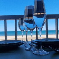 Vue sur la mer depuis le balcon de la suite Balnéo face à la mer Port la nouvelle