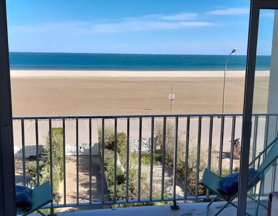 Balcon privatif face à la mer, appartement familial Port-la-Nouvelle