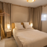 Vue de la chambre de la suite Balnéo face à la mer Port la nouvelle